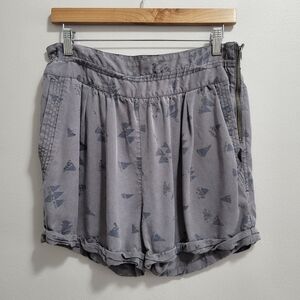 Wilfred Aritzia Lyocell Cuffed Paperbag 100% Lyocell Printed Shorts Size 6